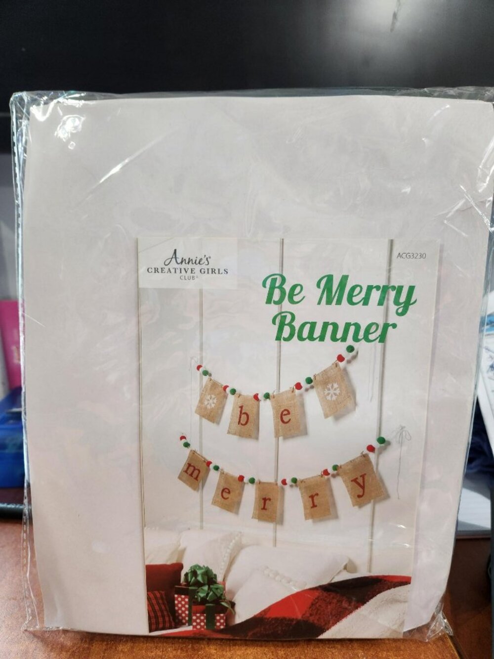 New Sealed Annie's Creative Girls Club Be Merry Banner Christmas Craft Kit